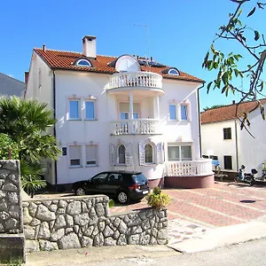 apartments-kristina-krk.primorje-gorskikotar.com/